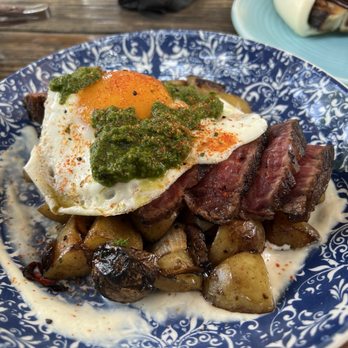 Bar Peached - Steak and Eggs - Cocktail Bars Near Me - Austin, Texas