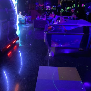 Sky Zone Trampoline Park - Trampoline Parks Near Me - Shawnee, Kansas