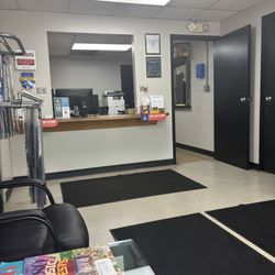 Mundelein Tire & Service - Waiting area