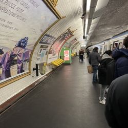 Métro Pont Marie - Inside