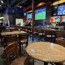 BJ's Restaurant & Brewhouse - Bar