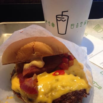Shake Shack 479 Route 17 South - Paramus - Bacon burger - Burgers Near Me - Paramus, New Jersey