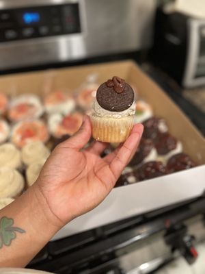 Baby Cakes Walk by null