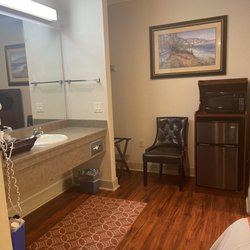 Howard Johnson by Wyndham Marina at Monterey Bay