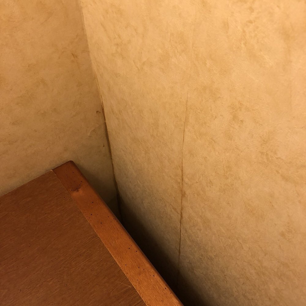 Red Lion Hotel Redding - Unknown stains on the wall and in the corner - Hotels Near Me - Redding, California Red Lion Hotel Redding - Unknown stains on the wall and in the corner - Hotels Near Me - Redding, California