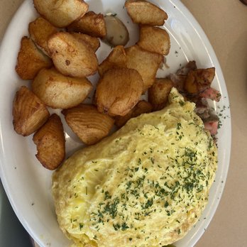 Samaria Cafe - Italian Sausage Omelette with Home Fries - Breakfast & Brunch Near Me - Tampa, Florida Samaria Cafe - Italian Sausage Omelette with Home Fries - Breakfast & Brunch Near Me - Tampa, Florida