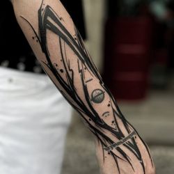 VeAn Tattoo and Piercing Red