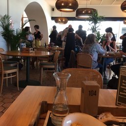 Busy lunch hour. All LASA attendees are coming here. I myself have had lunch and coffee here for three days in a row.