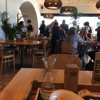 Green Vita - Busy lunch hour. All LASA attendees are coming here. I myself have had lunch and coffee here for three days in a row. - Health Markets Near Me - Barcelona, B