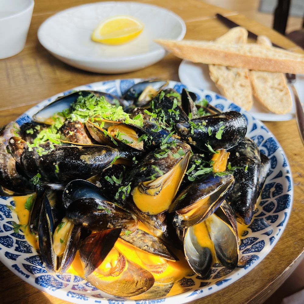 The Old Spot - Mussels - Bars Near Me - Dublin, D The Old Spot - Mussels - Bars Near Me - Dublin, D