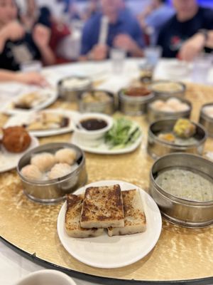 Crown Seafood by null