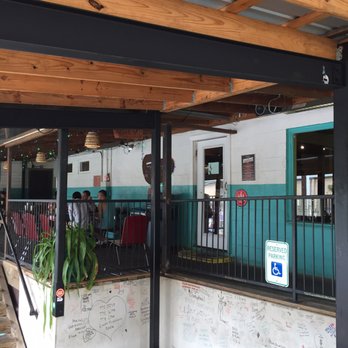 Franklin Barbecue - Exterior - Barbeque Near Me - Austin, Texas