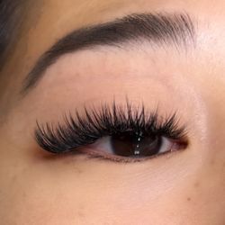 Volume wispy with a wink
