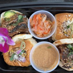 HELLAxBOMB - Liempo Mantau and Popeyes with pickled veggies and great sauce!