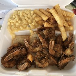 District fish & pasta house - Fried shrimp dinner with fries & Mac & cheese