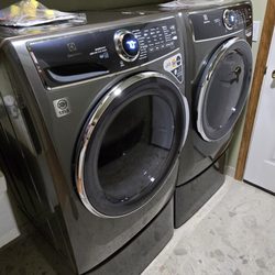 Fred's Appliance - Electrolux washer and dryer.