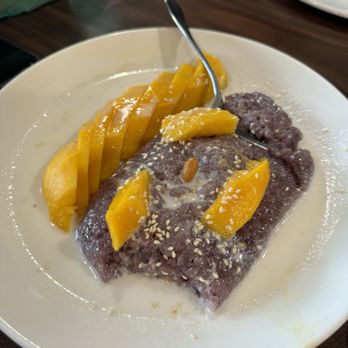Tawan Tasty Thai Food - Dessert: sticky rice with mango. - Thai Near Me - jefferson, Oregon