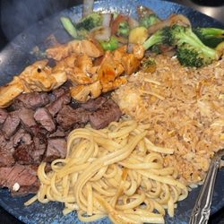 Sumo Japanese Steakhouse & Sushi Bar