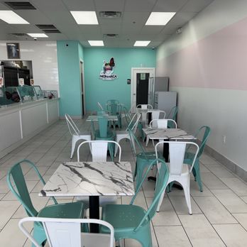 La Monarca Michoacana - Spacious dining area - Ice Cream & Frozen Yogurt Near Me - Houston, Texas La Monarca Michoacana - Spacious dining area - Ice Cream & Frozen Yogurt Near Me - Houston, Texas