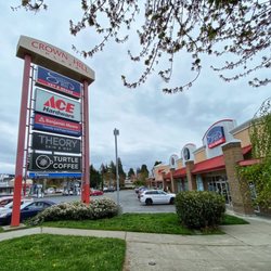 Crown Hill Plaza - Sign and parking lot