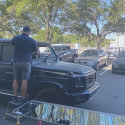 Harmon Autoglass - G-Wagon Windshield Replacement