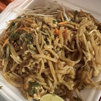 Love & Thai - Pad Thai chicken - Thai Near Me - Fresno, California
