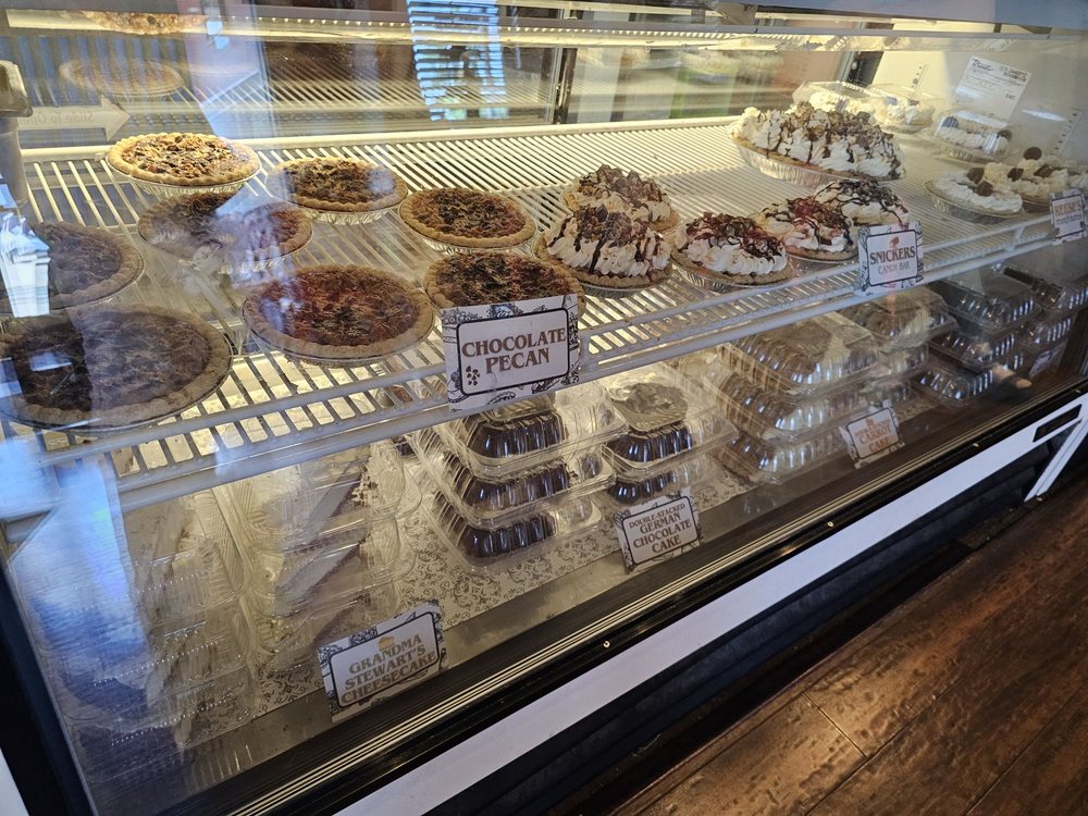 Urban Farmhouse Eatery & Pie Co