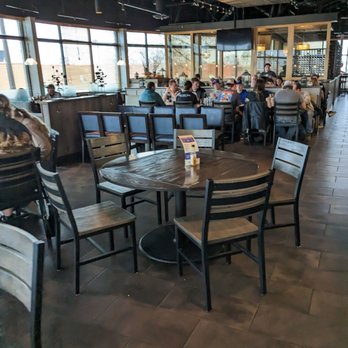 Mallards Southern Kitchen - Interior - Seafood Near Me - Bloomington, Minnesota