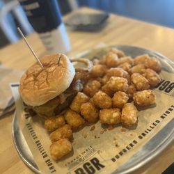 BGR Burgers Grilled Right - BBQ Burger, Tator Tots