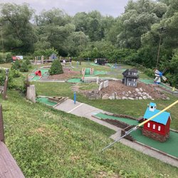 Gifford's Famous Ice Cream - Golf course.