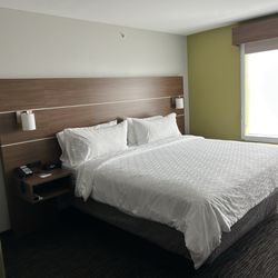 Holiday Inn Express Hastings - King bed