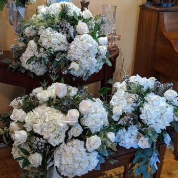 A W Flowers - My beautiful centerpieces a day AFTER my wedding (11/10/19) - Florists Near Me - Kearny, New Jersey