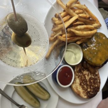 The Chanticleer - Hamburger - New American Near Me - Siasconset, Massachusetts