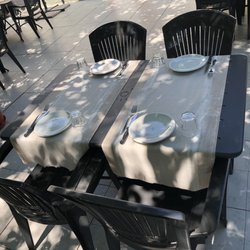 Osteria Montescudaio - Tavolo esterno