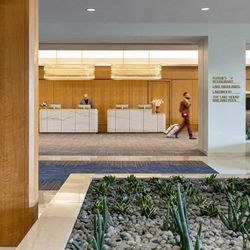 Omni Las Colinas Hotel - Lobby