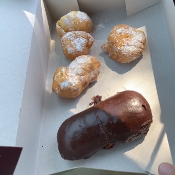Winchell's Donut House - Bavarian cream filled donuts - Donuts Near Me - Aurora, Colorado Winchell's Donut House - Bavarian cream filled donuts - Donuts Near Me - Aurora, Colorado
