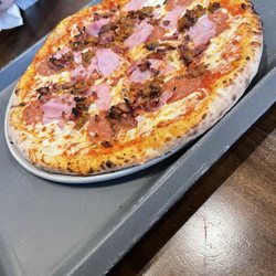 Pizzeria Bros - Meat lovers pizza