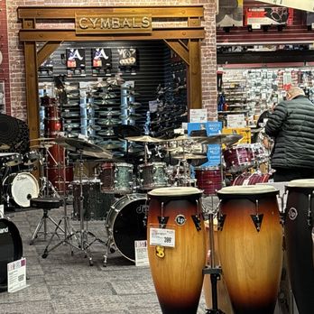 Guitar Center - Musical Instruments & Teachers Near Me - Emeryville, California Guitar Center - Musical Instruments & Teachers Near Me - Emeryville, California