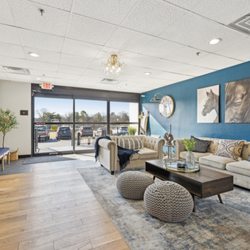 Apex Recovery - Reception area of Apex Recovery in Columbia