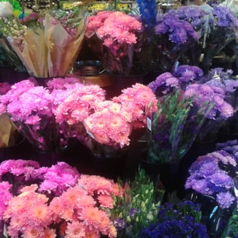 QFC - a display of colorful flowers for sale - Grocery Near Me - Redmond, Washington QFC - a display of colorful flowers for sale - Grocery Near Me - Redmond, Washington