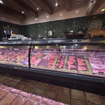 Harris Ranch Resort - Meat counter. - American Near Me - Coalinga, California Harris Ranch Resort - Meat counter. - American Near Me - Coalinga, California