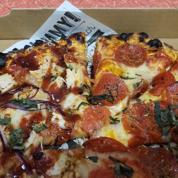 Rustic Pizza Company - Close up half BBQ chicken and half pepperoni pizza - Caterers Near Me Rustic Pizza Company - Close up half BBQ chicken and half pepperoni pizza - Caterers Near Me