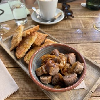 La Rovira - Beer Bar Near Me - Barcelona, B La Rovira - Beer Bar Near Me - Barcelona, B