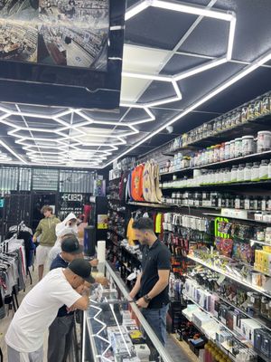 Z SMOKE SHOP - Updated July 2025 - 30 Photos - 1160 E
