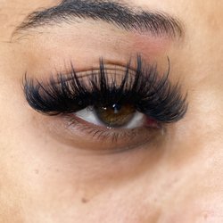 Brown Sugar Lashes - Volume Wispy