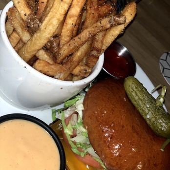 Moxies - Blackened chicken burger - Cocktail Bars Near Me - Houston, Texas