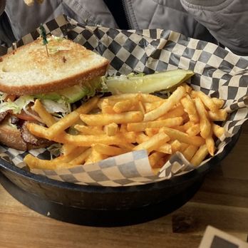Brothers Cascadia Evergreen Pub - The BLAT and Mexican Coke. - Brewpubs Near Me - Vancouver, Washington