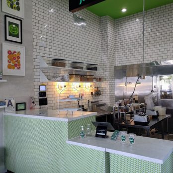 Parakeet Juicery - La Jolla - View of the service counter - Juice Bars & Smoothies Near Me - La Jolla, California Parakeet Juicery - La Jolla - View of the service counter - Juice Bars & Smoothies Near Me - La Jolla, California
