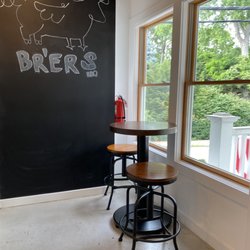 Br'ers Bbq - One of a few high tables for those who dine in.