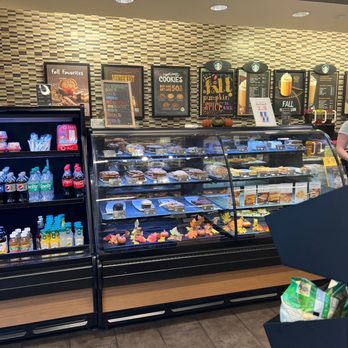 Barnes & Noble - Pastry Display - Bookstores Near Me - Tigard, Oregon